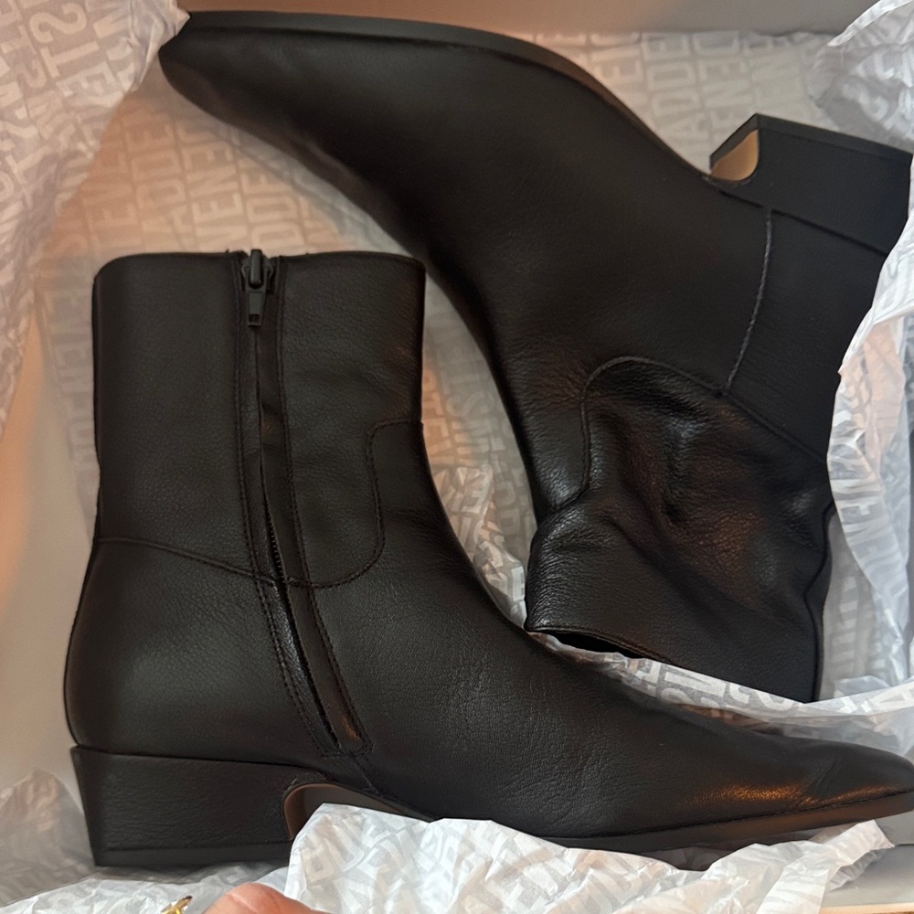Steve Madden Dusty Black boot